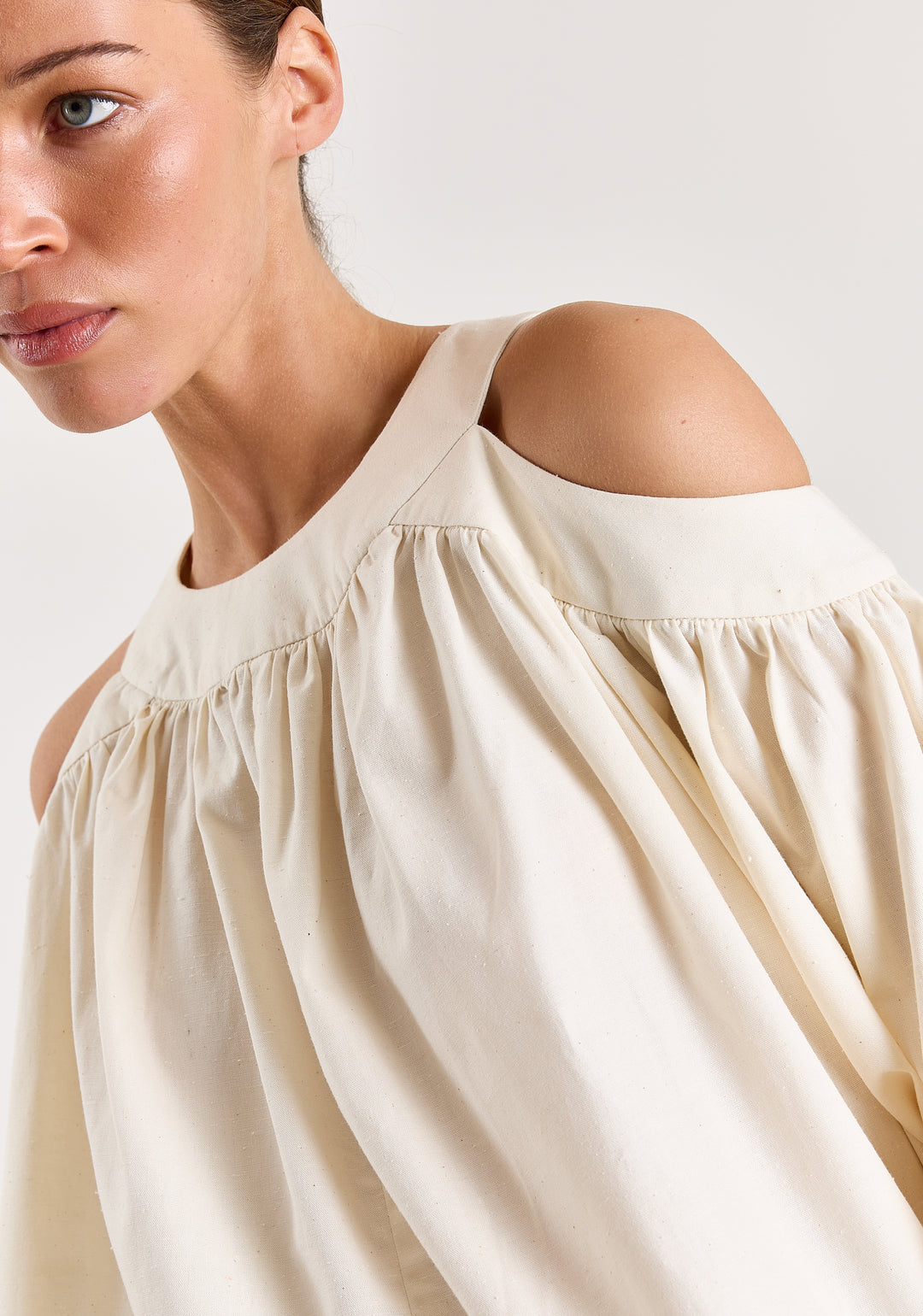 Grace Uni Bouclé Shirting Off White