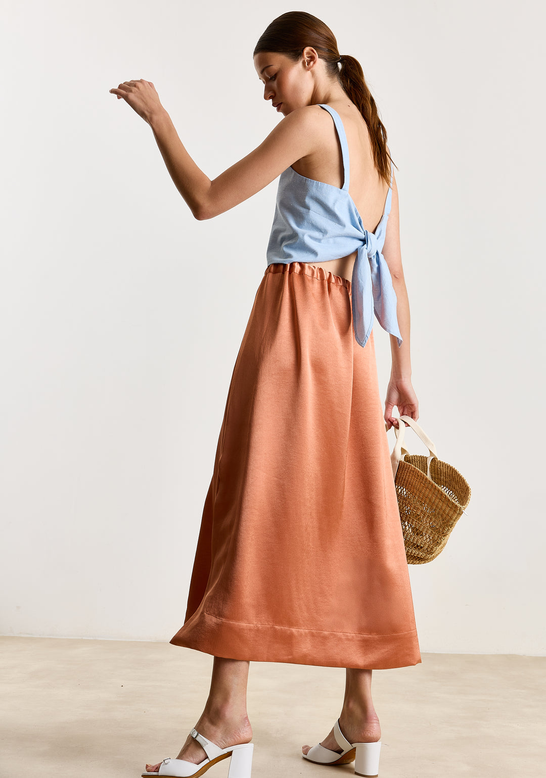 Leila Uni Satin Lobster