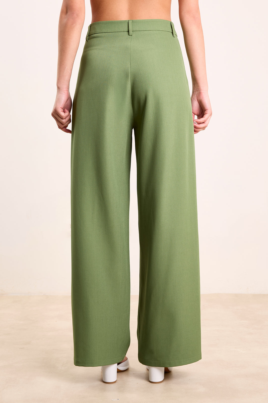 Theo Uni Suiting Basil