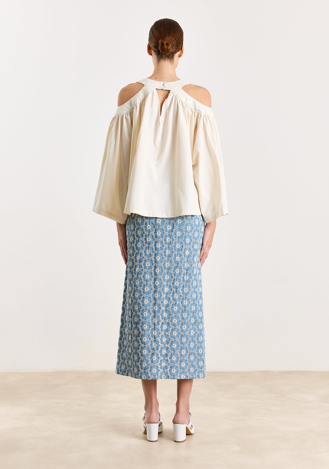 Grace Uni Bouclé Shirting Off White