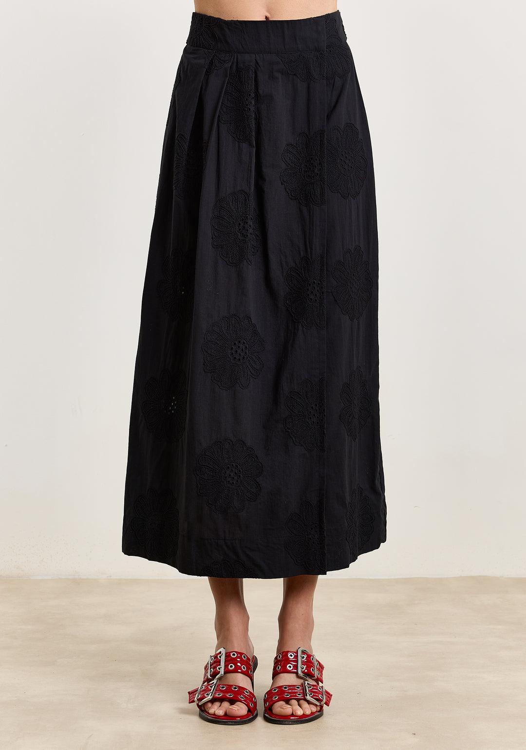 Marion Cotton Daisy Embroi Black