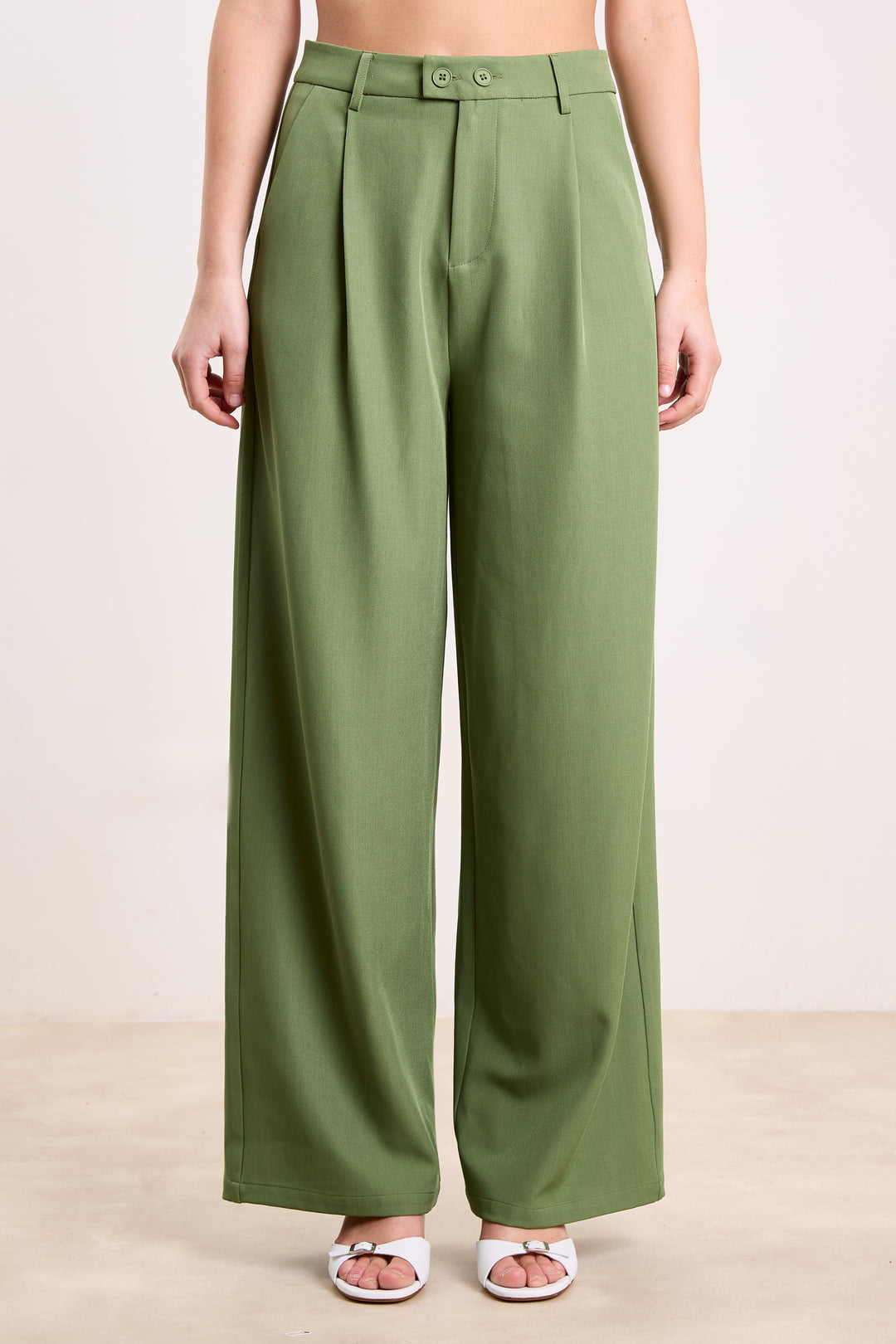 Theo Uni Suiting Basil