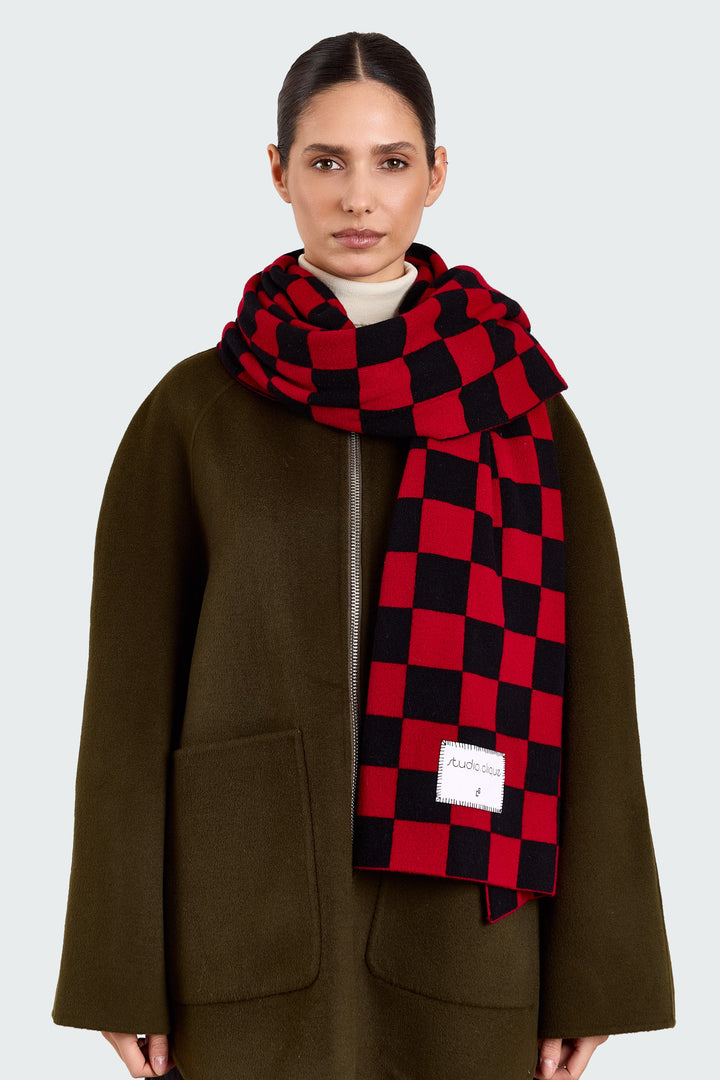 Susan Super Fine Merino Black/Red