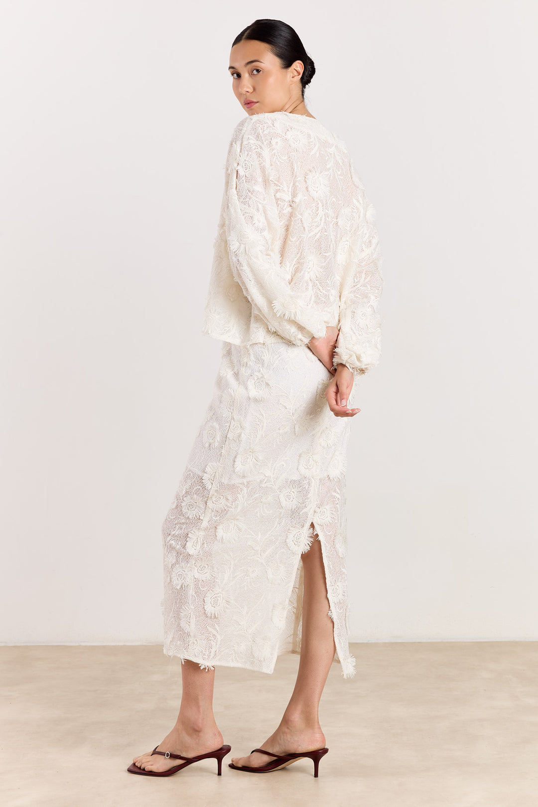 Eloise Fringe Flower Off White