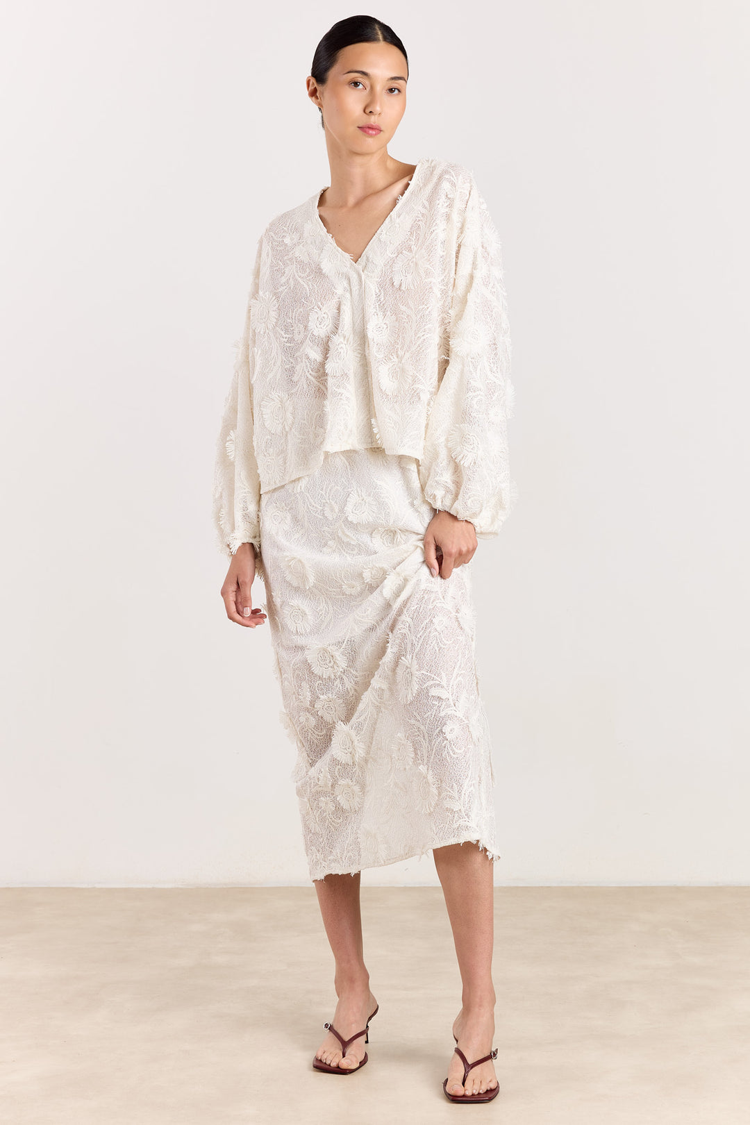 Liza Fringe Flower Off White