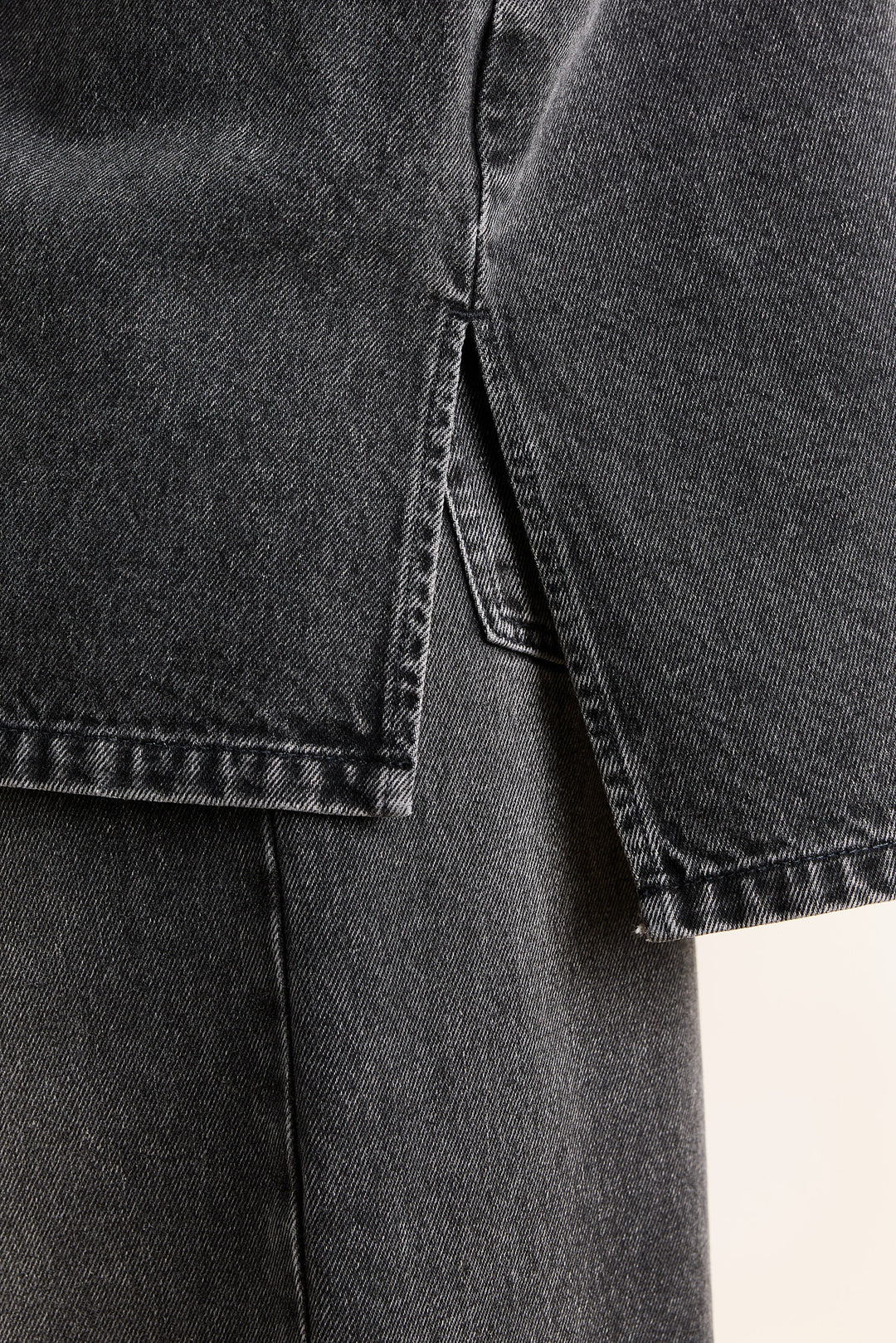 Vicky Rigid Denim Overdye Black