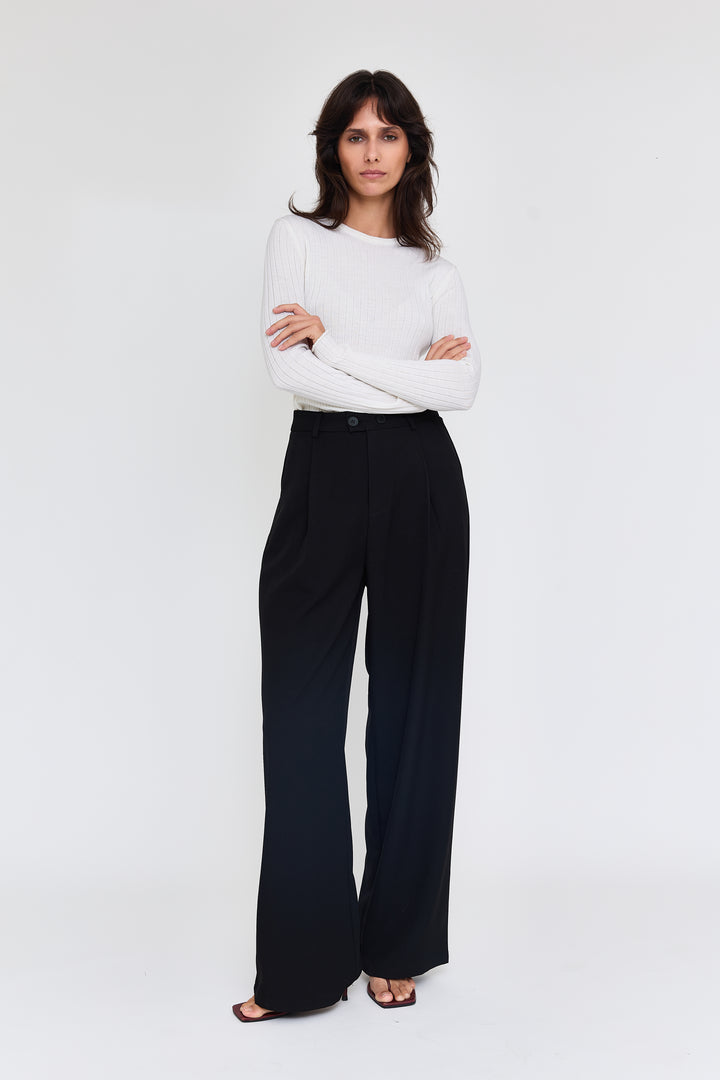Theo Uni Suiting Black
